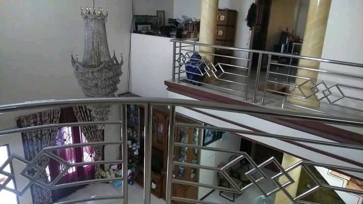 Rumah Bagus 2,5 Lantai Di Komplek Cengkareng Indah Jkt Barat - Gambar 9