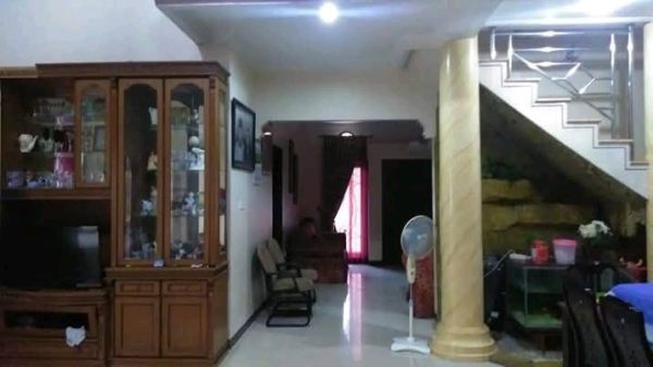 Rumah Bagus 2,5 Lantai Di Komplek Cengkareng Indah Jkt Barat - Gambar 10